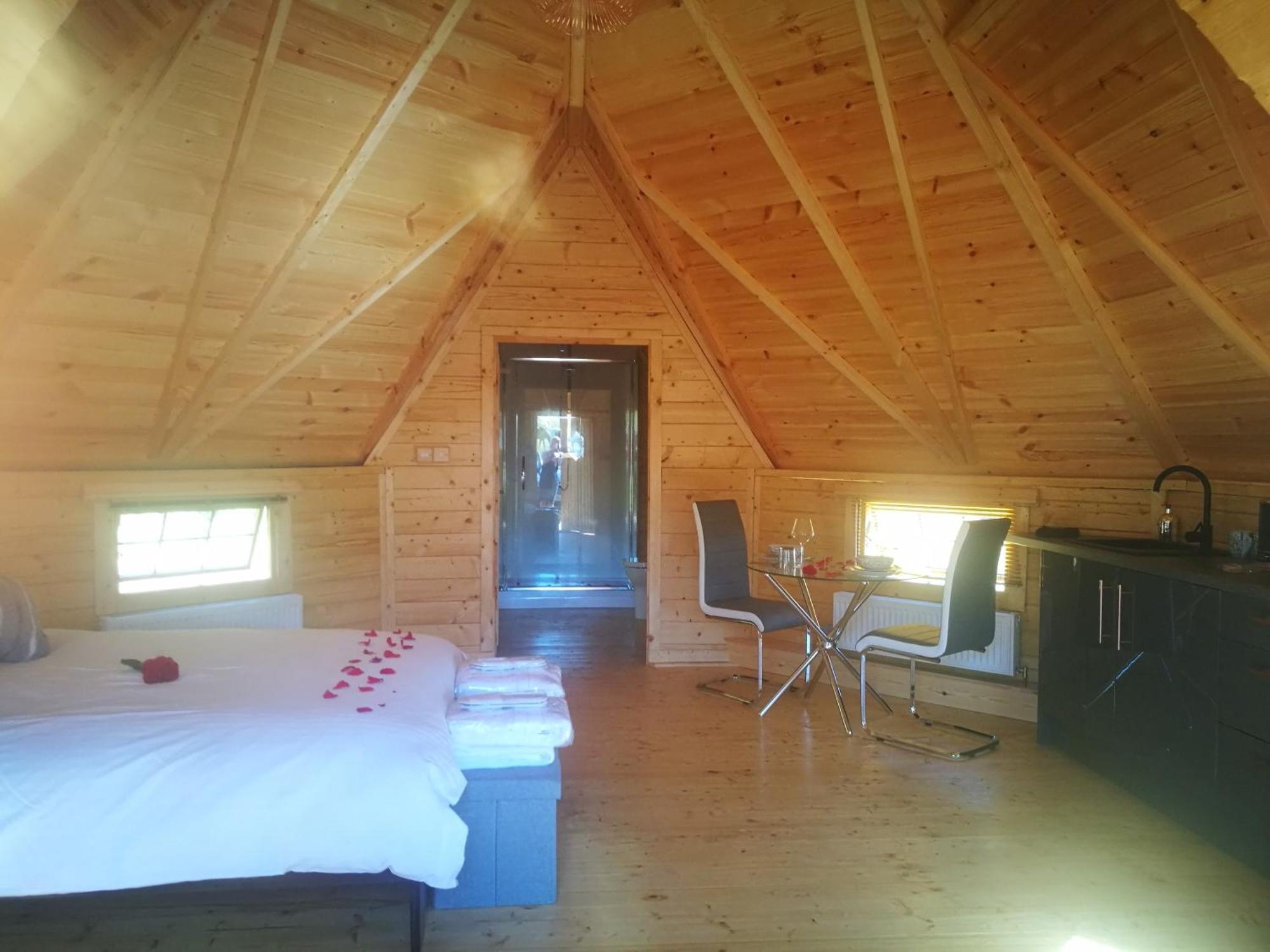 Romantic Rural Retreats Crewkerne Zimmer foto